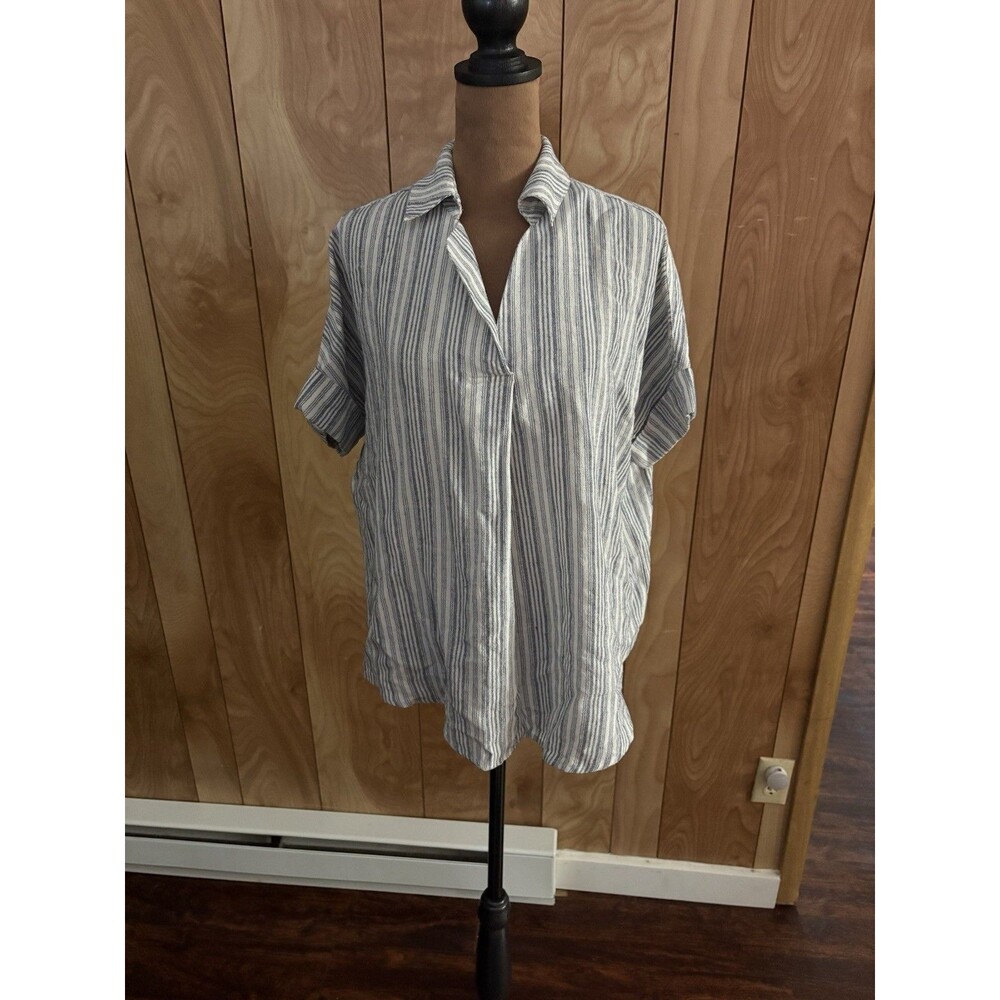 Leia N Co Short Sleeve Blue And White Striped‎ Shirt Size Small Button Back